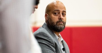 斯通：很多所谓“内部人士”透露的消息都是谎言